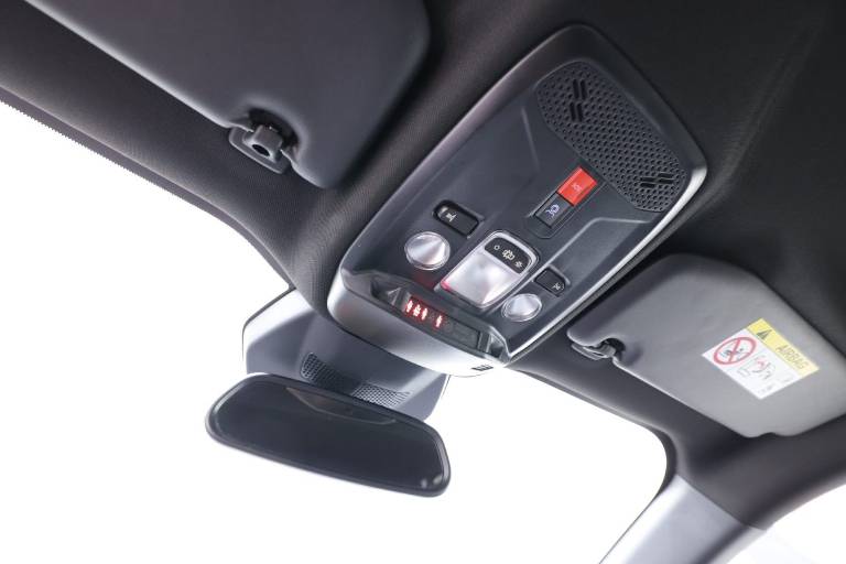 PEUGEOT 2008 32