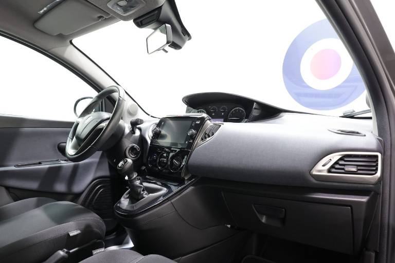 LANCIA Ypsilon 40