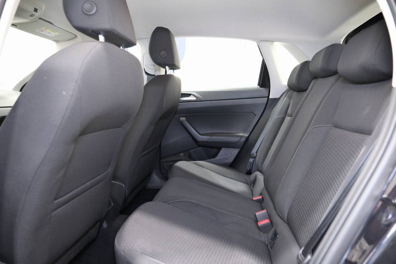 VOLKSWAGEN Polo 35