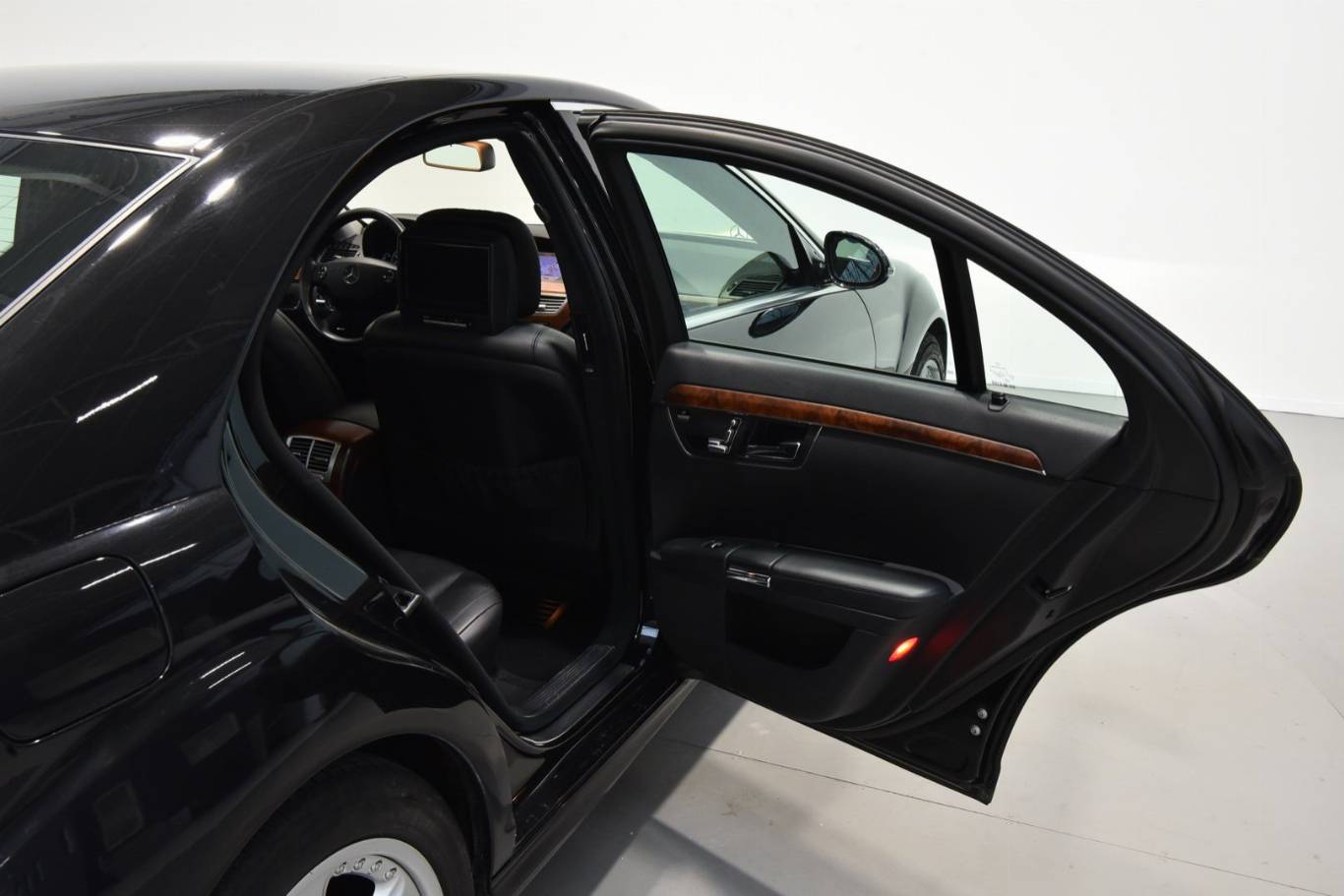 MERCEDES-BENZ S 320 51