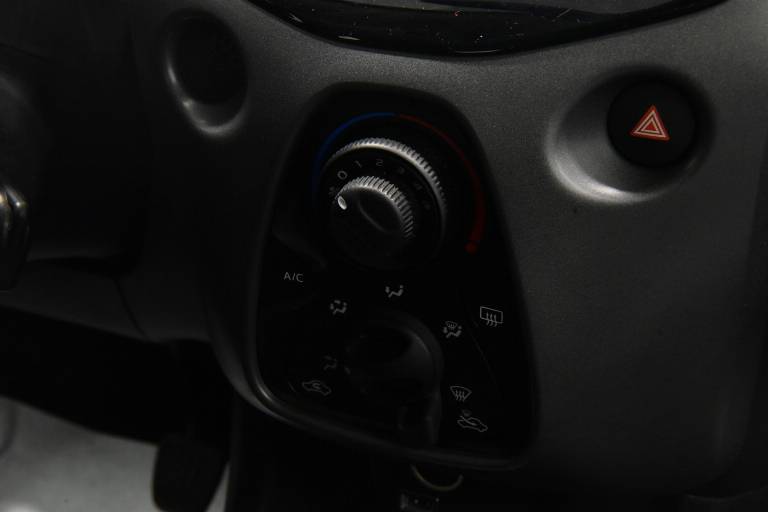 TOYOTA Aygo 37