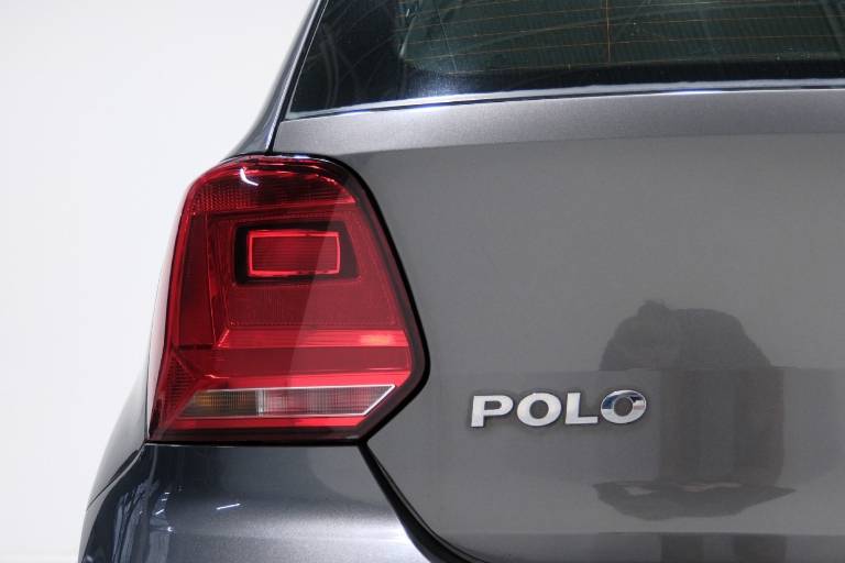 VOLKSWAGEN Polo 41