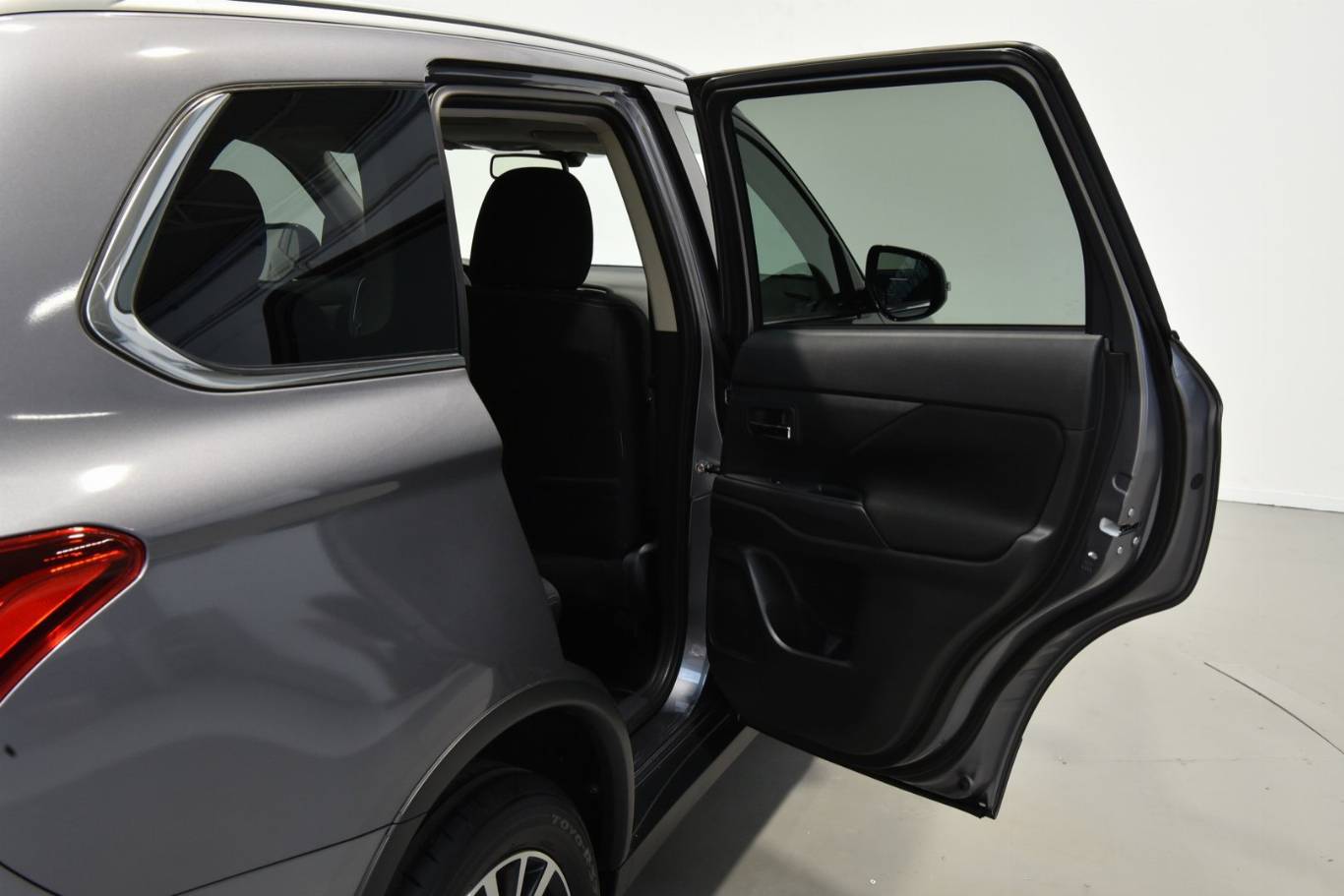 MITSUBISHI Outlander 49