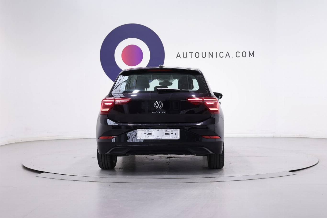 VOLKSWAGEN Polo 16