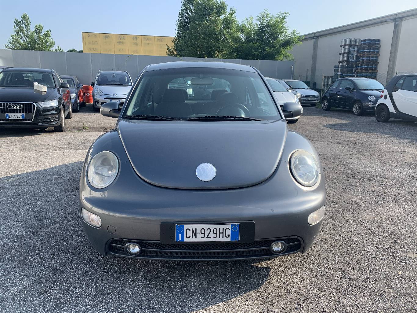 VOLKSWAGEN New Beetle 2