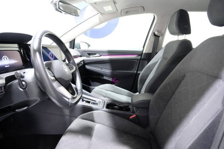 VOLKSWAGEN Golf 21