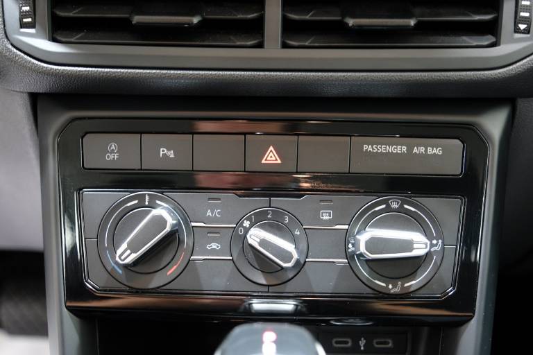 VOLKSWAGEN T-Cross 24