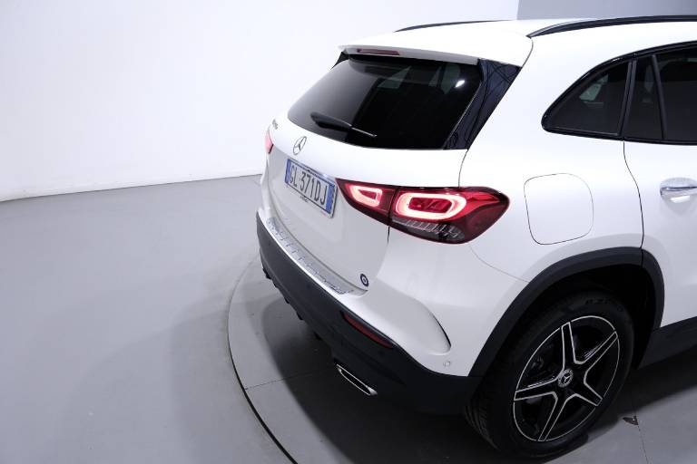 MERCEDES-BENZ GLA 250 60