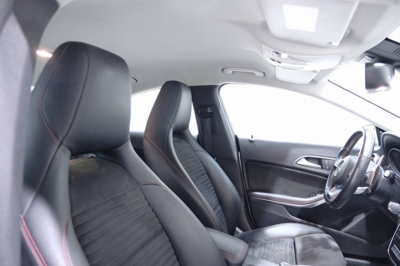 MERCEDES-BENZ CLA 220 60