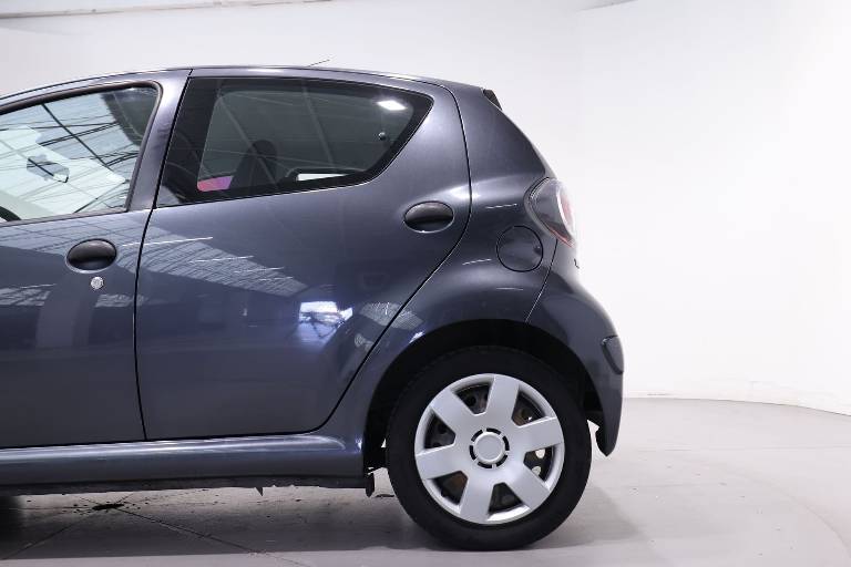 TOYOTA Aygo 32