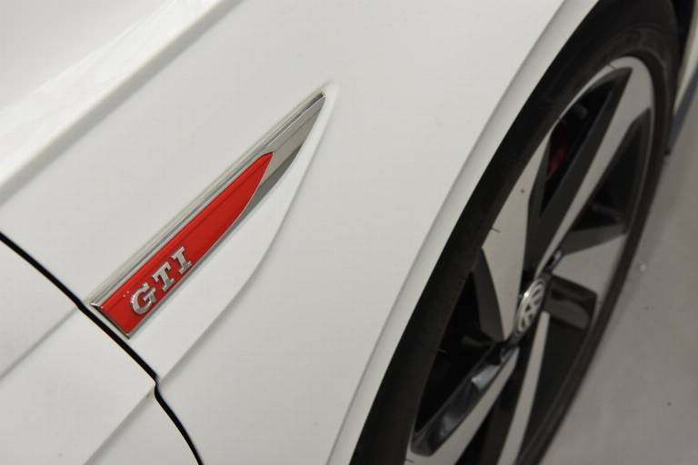 VOLKSWAGEN Polo GTI 54
