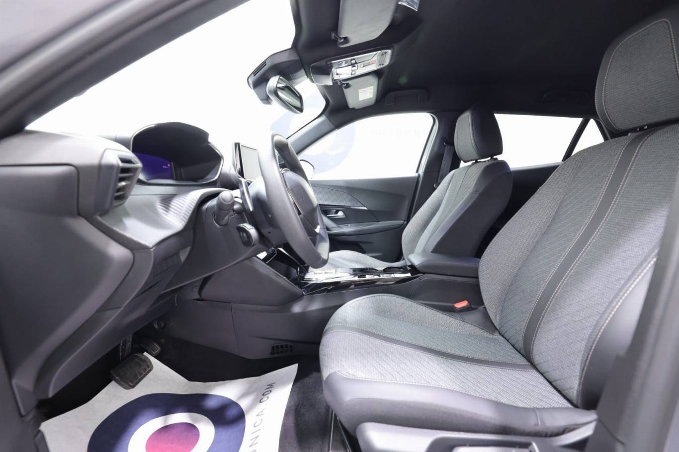 PEUGEOT 2008 19