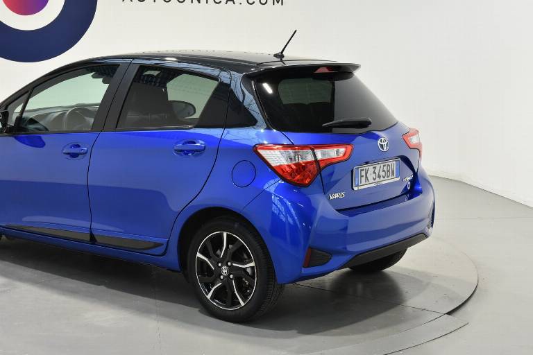 TOYOTA Yaris 37