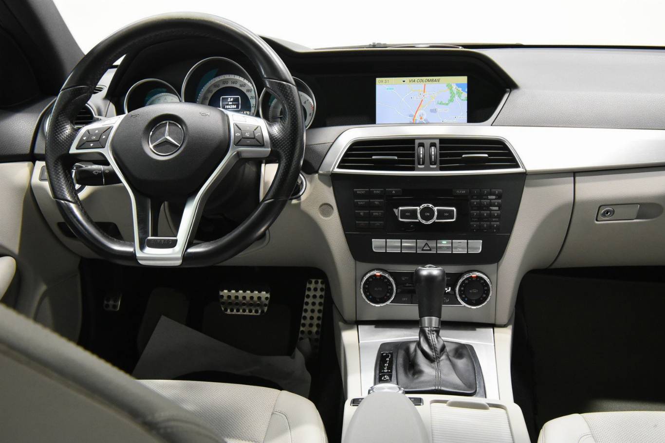 MERCEDES-BENZ C 250 23