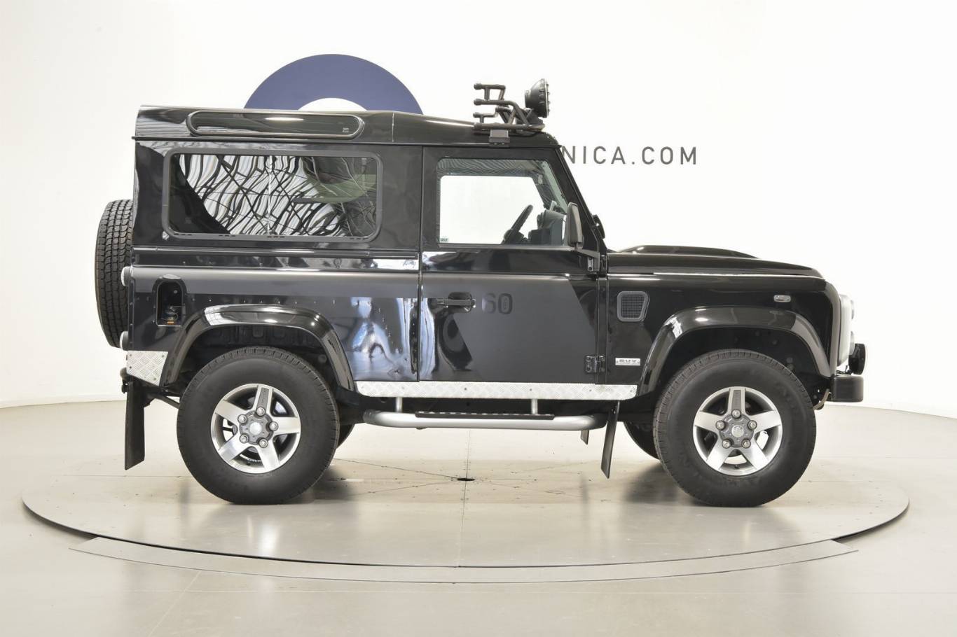 LAND ROVER Defender 29