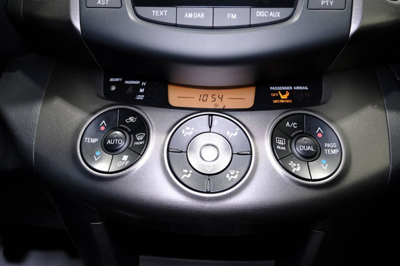 TOYOTA RAV 4 MY23 27