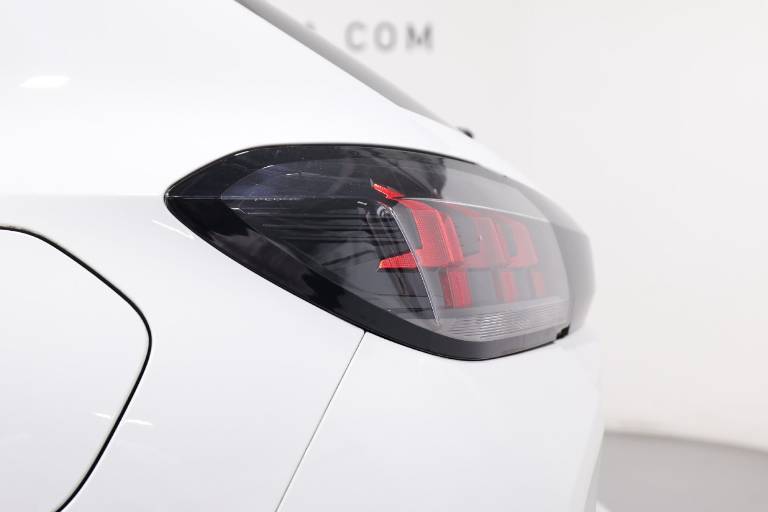 PEUGEOT 208 36
