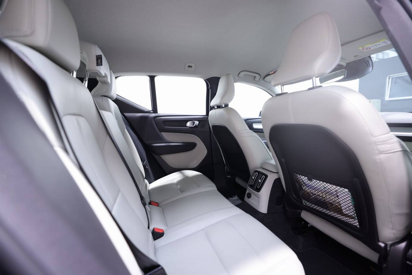VOLVO XC40 46