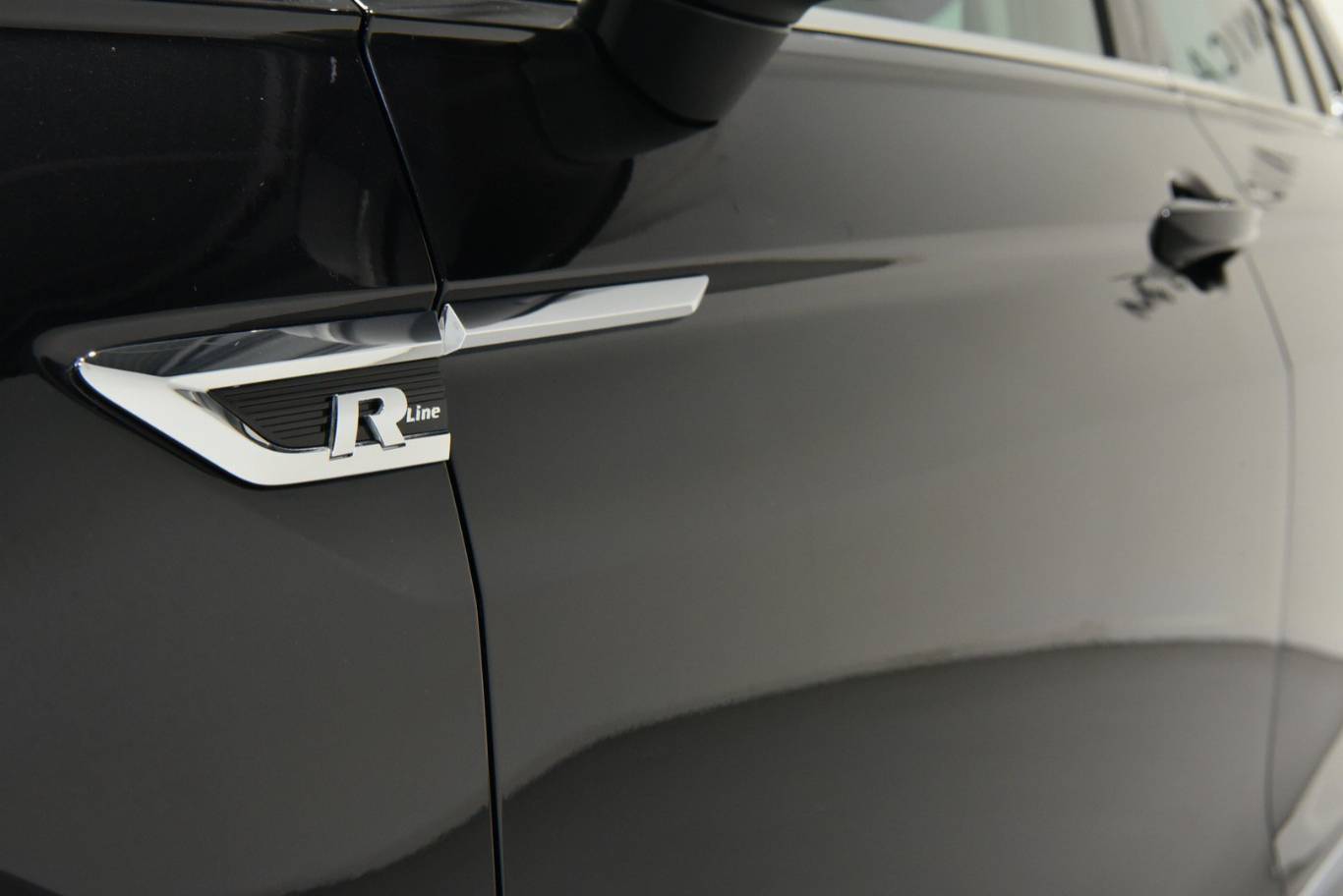 VOLKSWAGEN Tiguan 53