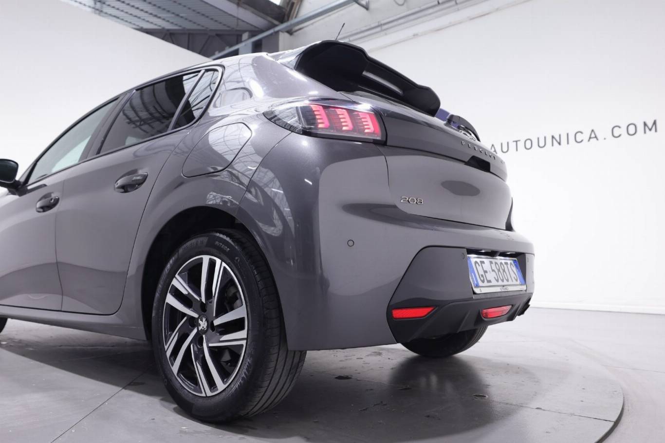 PEUGEOT 208 44