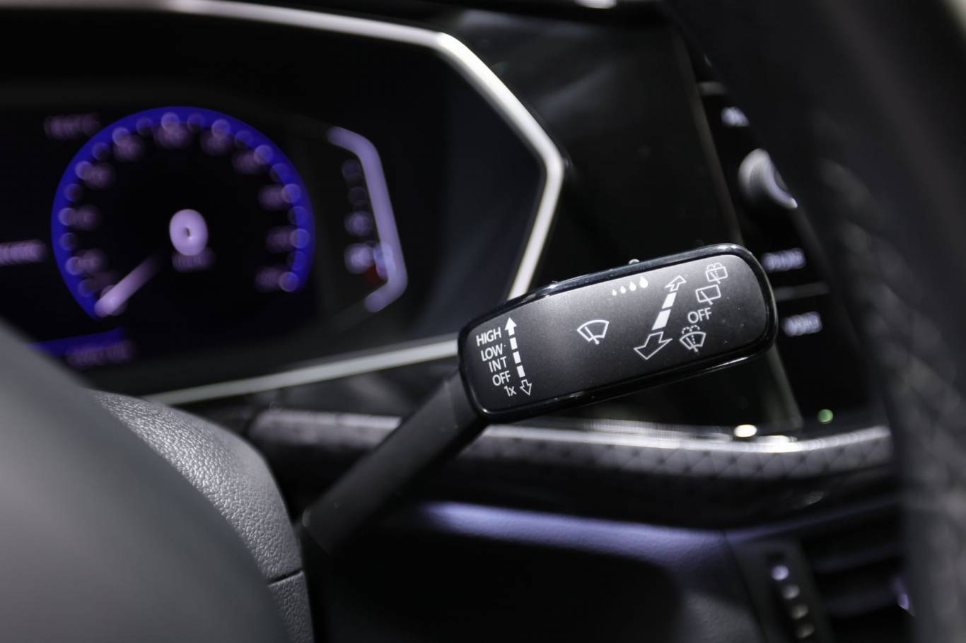 VOLKSWAGEN T-Cross 23