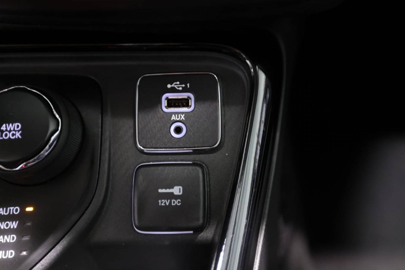 JEEP Compass 32