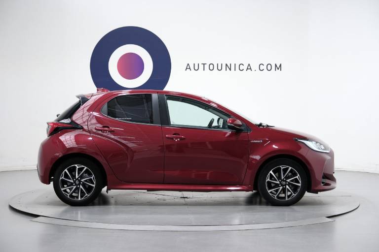 TOYOTA Yaris 4