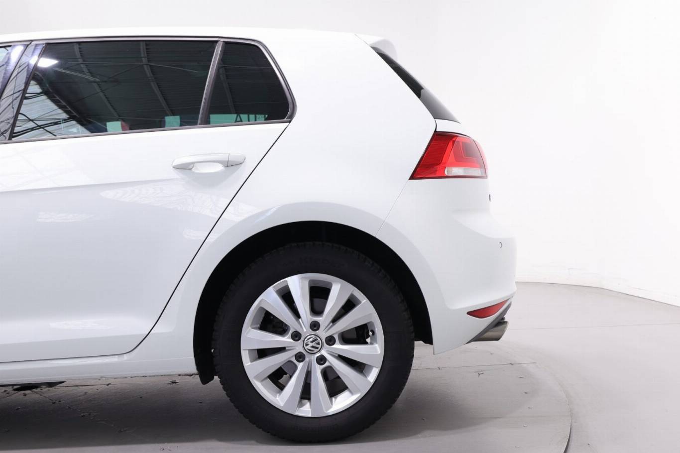 VOLKSWAGEN Golf 34