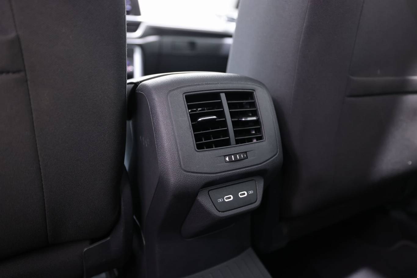VOLKSWAGEN T-Roc 35