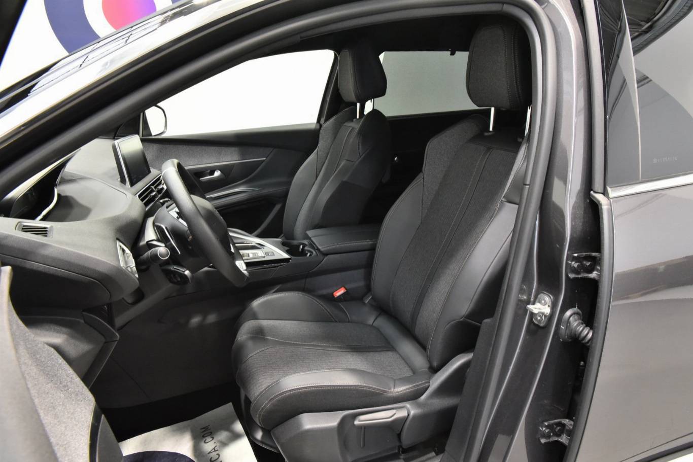 PEUGEOT 5008 4