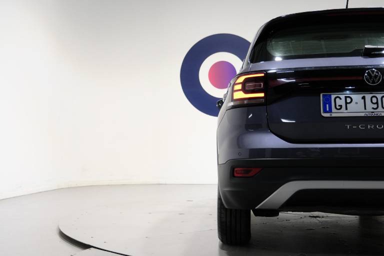 VOLKSWAGEN T-Cross 45