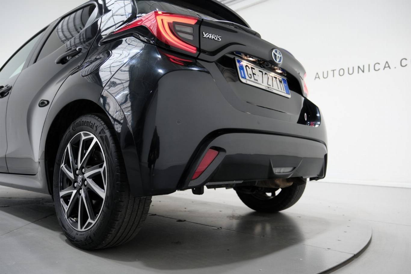 TOYOTA Yaris 44