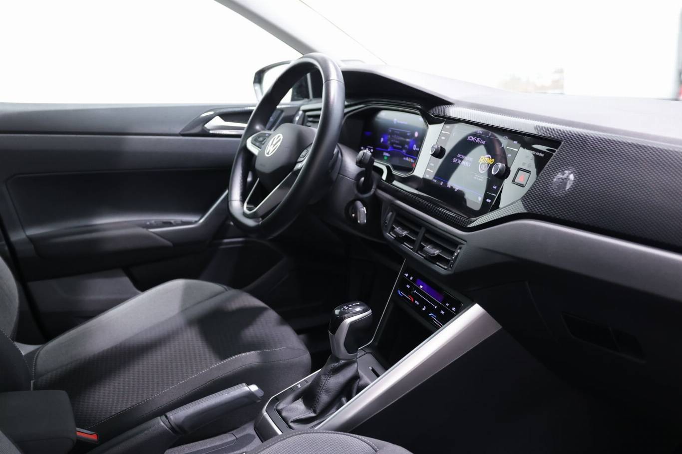 VOLKSWAGEN Polo 41