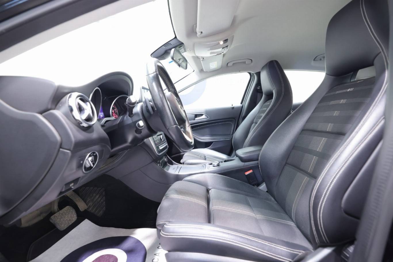 MERCEDES-BENZ GLA 200 19