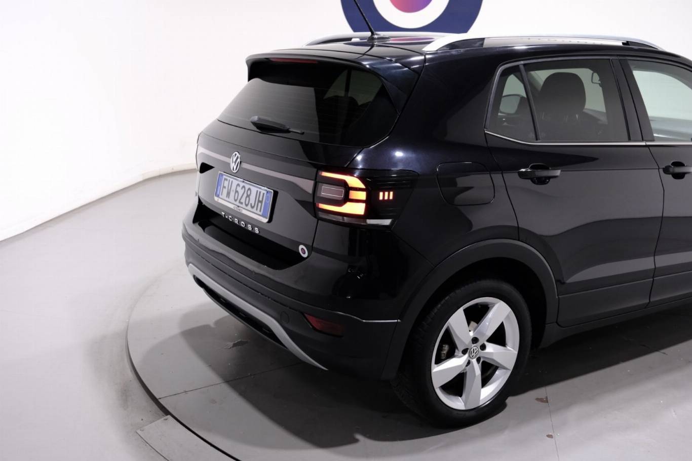 VOLKSWAGEN T-Cross 57