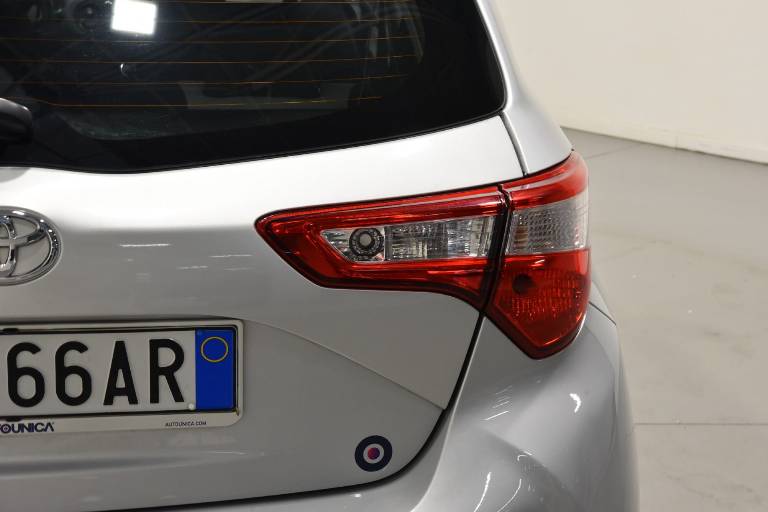 TOYOTA Yaris 20