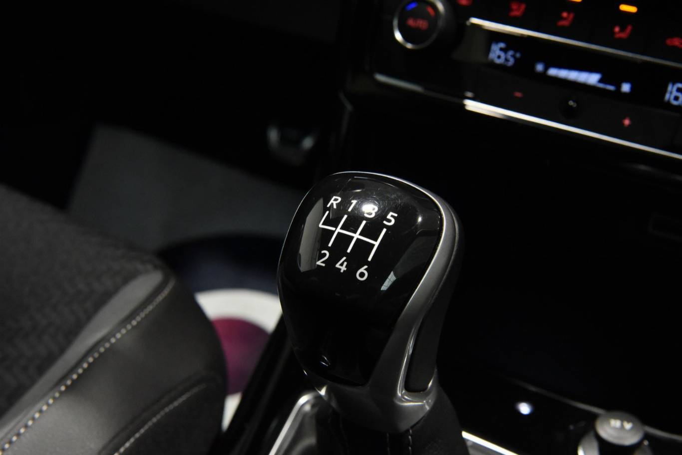 VOLKSWAGEN T-Cross 50