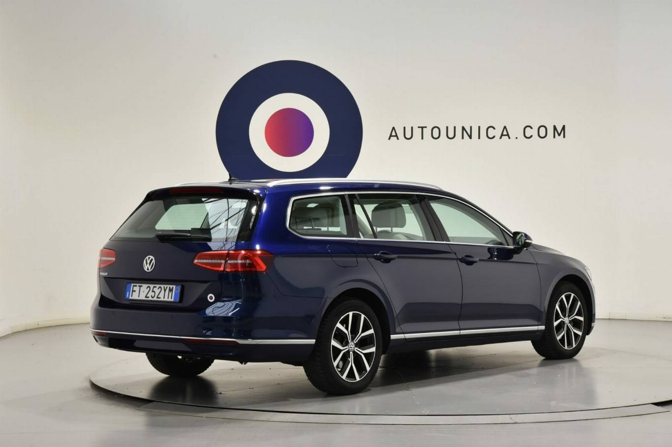 VOLKSWAGEN Passat Variant 13