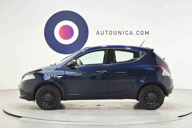 LANCIA Ypsilon 32