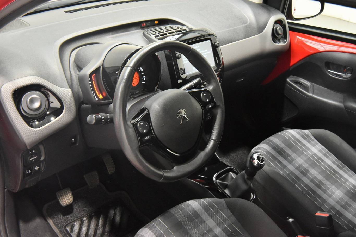 PEUGEOT 108 3