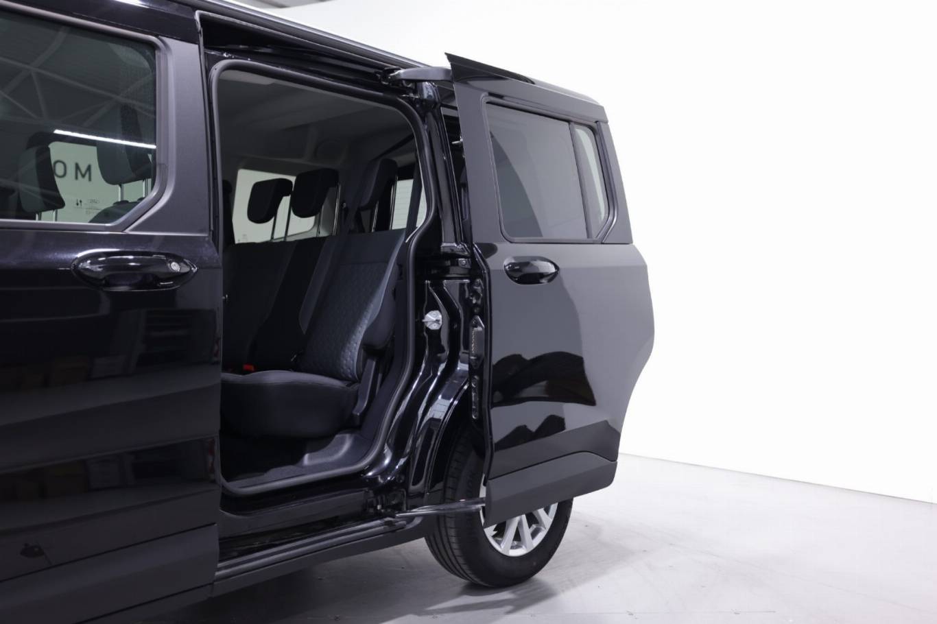 FORD Tourneo Courier 37