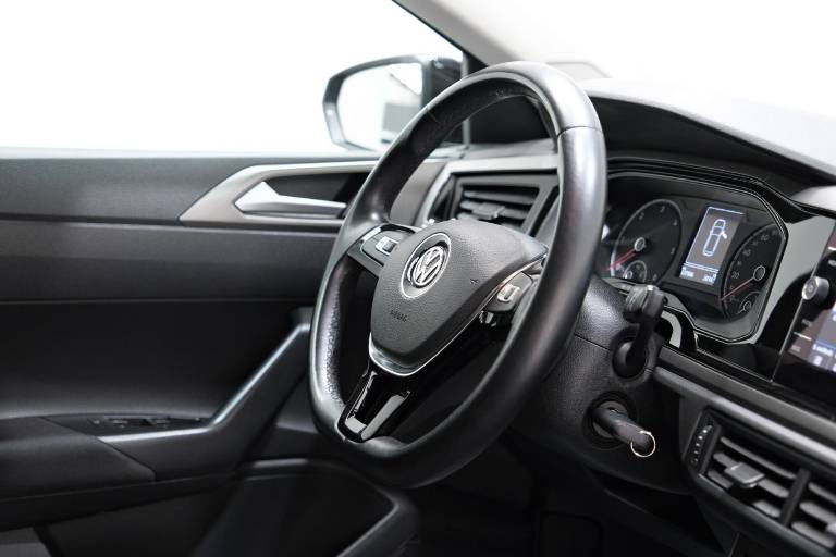 VOLKSWAGEN Polo 53