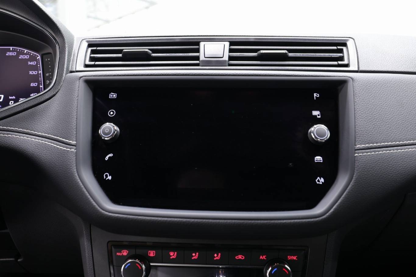 SEAT Arona 4
