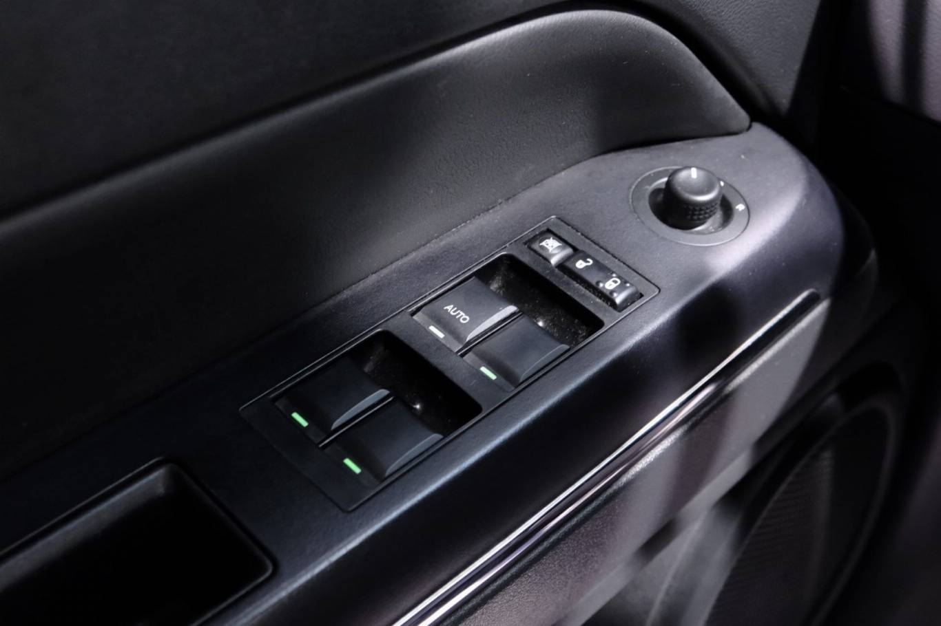 JEEP Compass 33