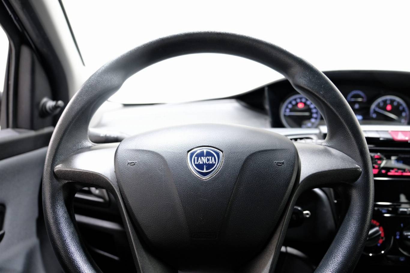 LANCIA Ypsilon 7