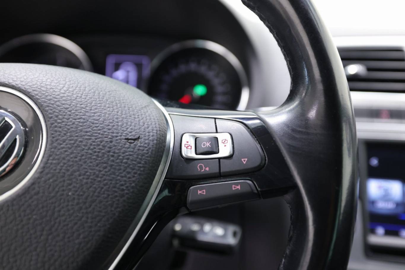 VOLKSWAGEN Polo 21