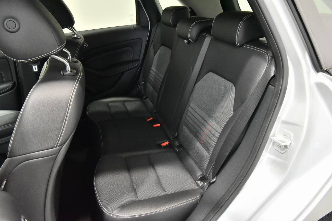 MERCEDES-BENZ B 200 19