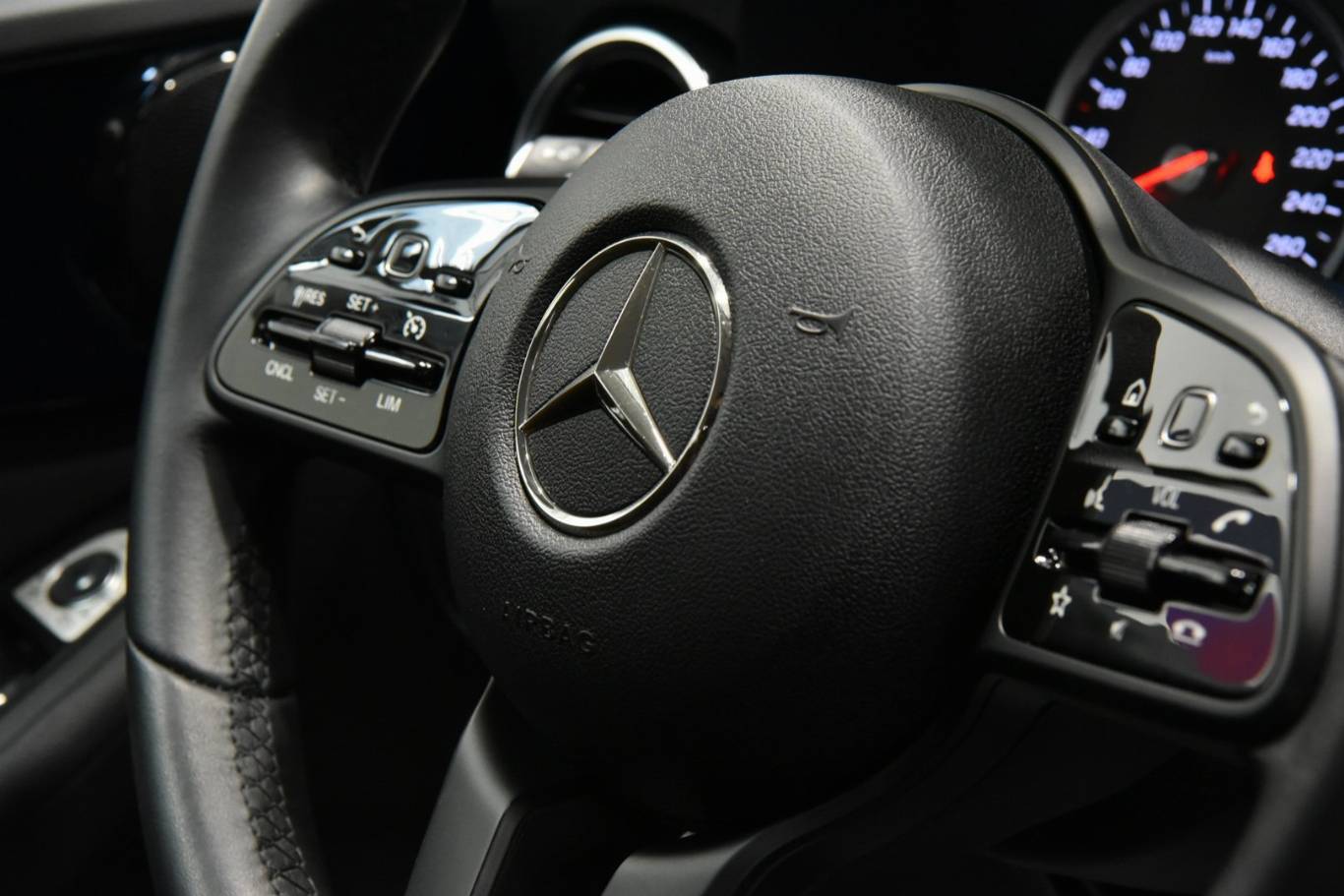 MERCEDES-BENZ C 220 51