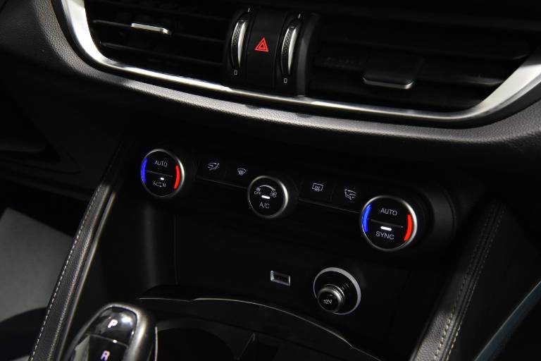 ALFA ROMEO Stelvio 33
