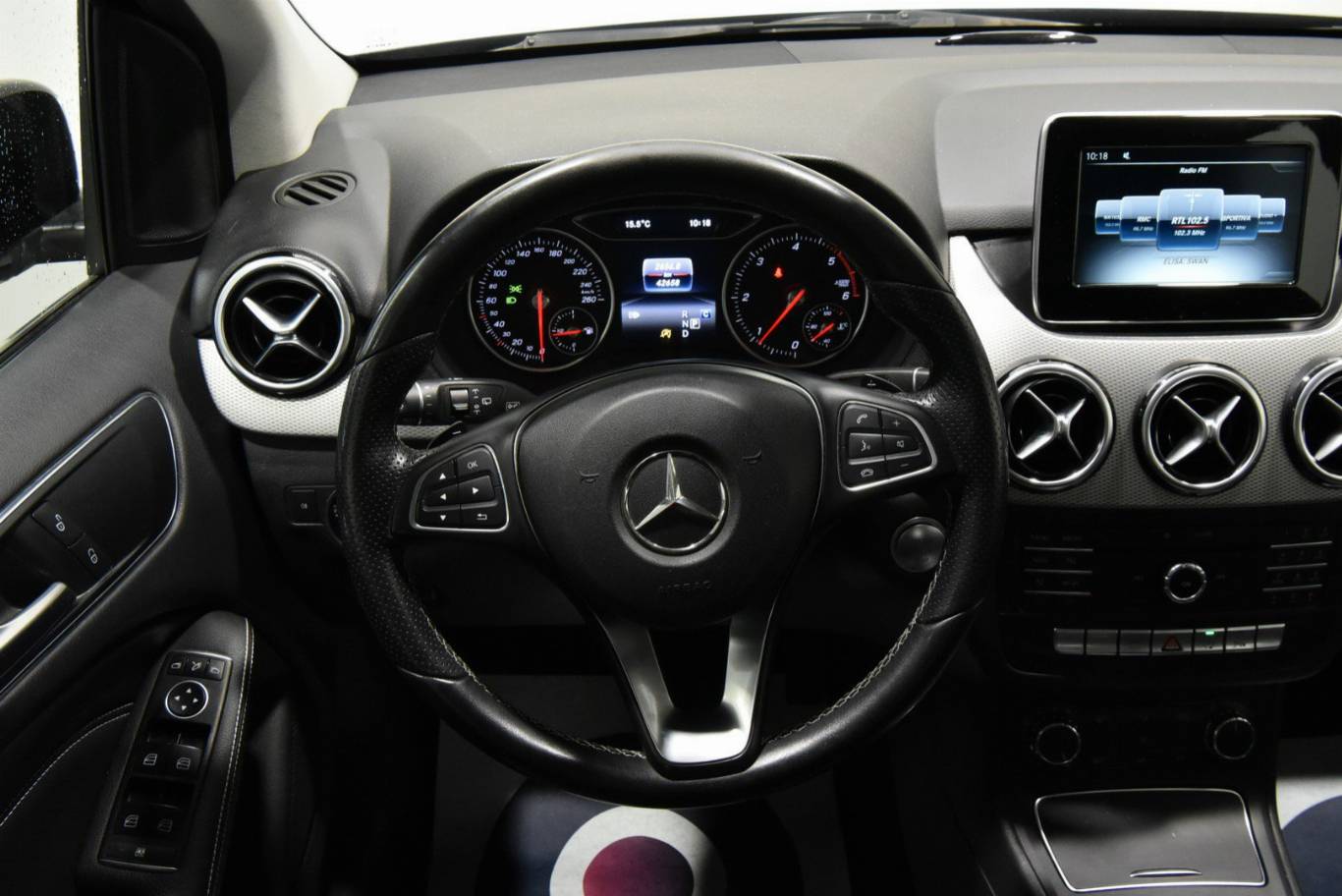 MERCEDES-BENZ B 180 24